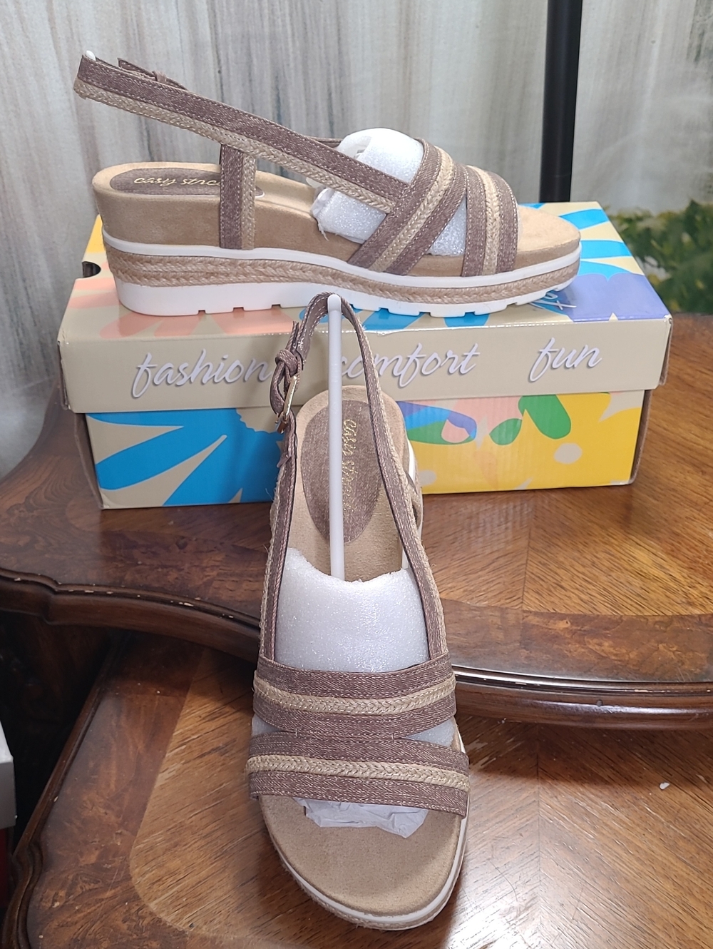 New in box! Easy Street Mel Womens 8.5 brown strappy platform wedge heel sandal
